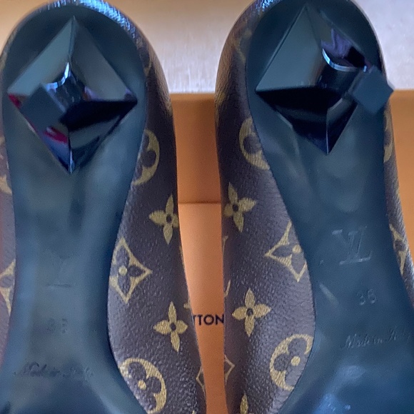 Louis Vuitton Heels. Brand new size 36 (6 US) - Picture 3 of 5